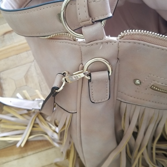 Fabulous Fringe Handbag - Picture 6 of 7